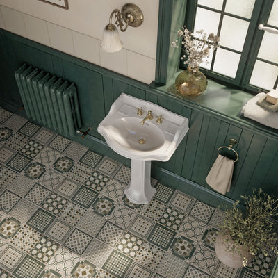 23" Traditional Pedestal with an Integrated small oval bowl, Backsplash, Dual Soap Ledges, and Decorative Trim