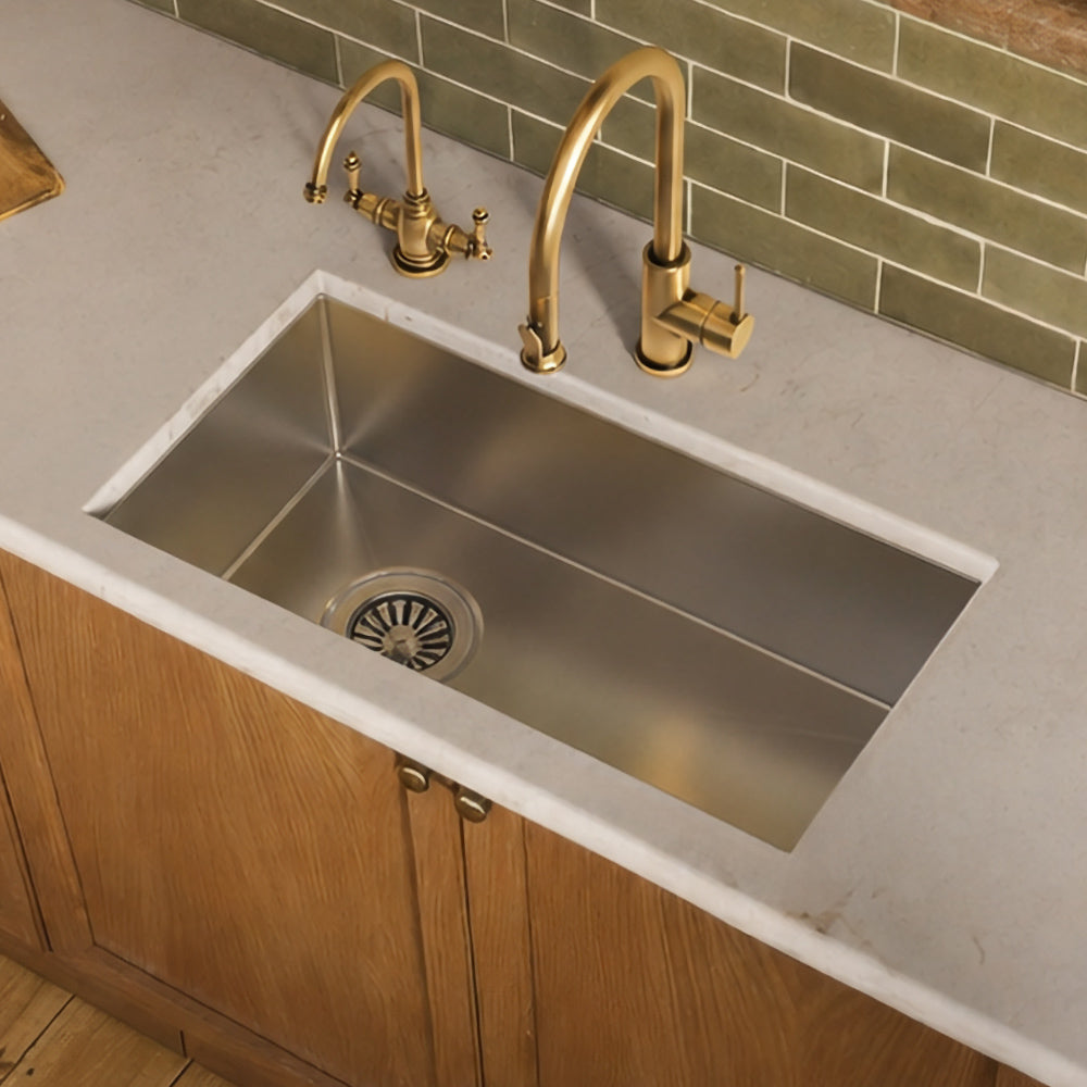 Brushed stainless steel commercial single bowl undermount sink