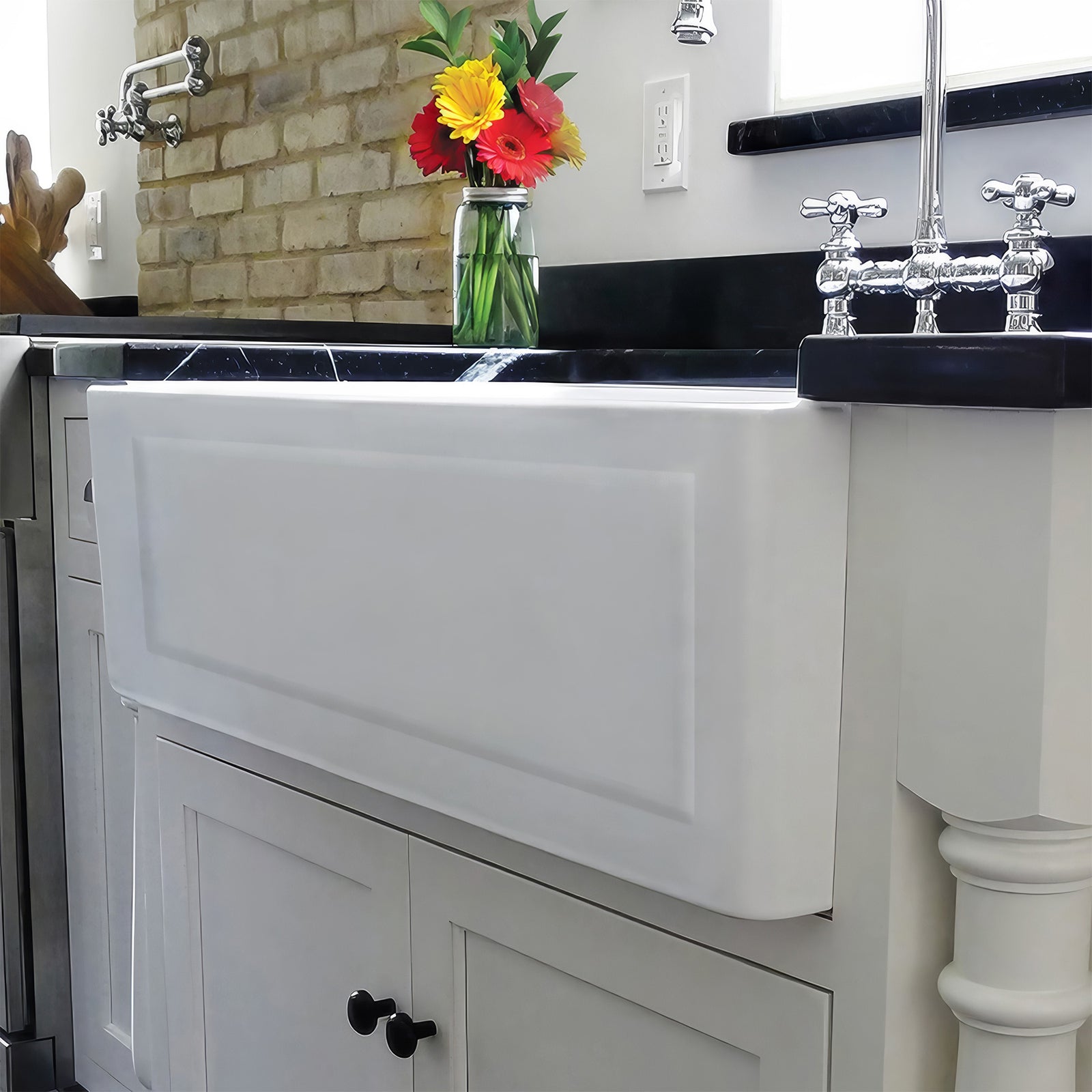 Reversible single bowl fireclay kitchen sink: plain, concave front apron